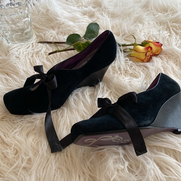 POETiC LICENCE London suede wedges - Picture 4 of 16